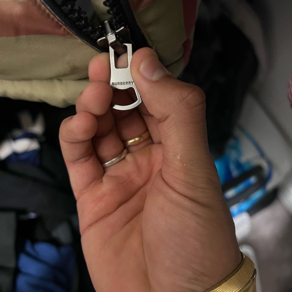 BURBERRY VEST NEW - Picture 14 of 14